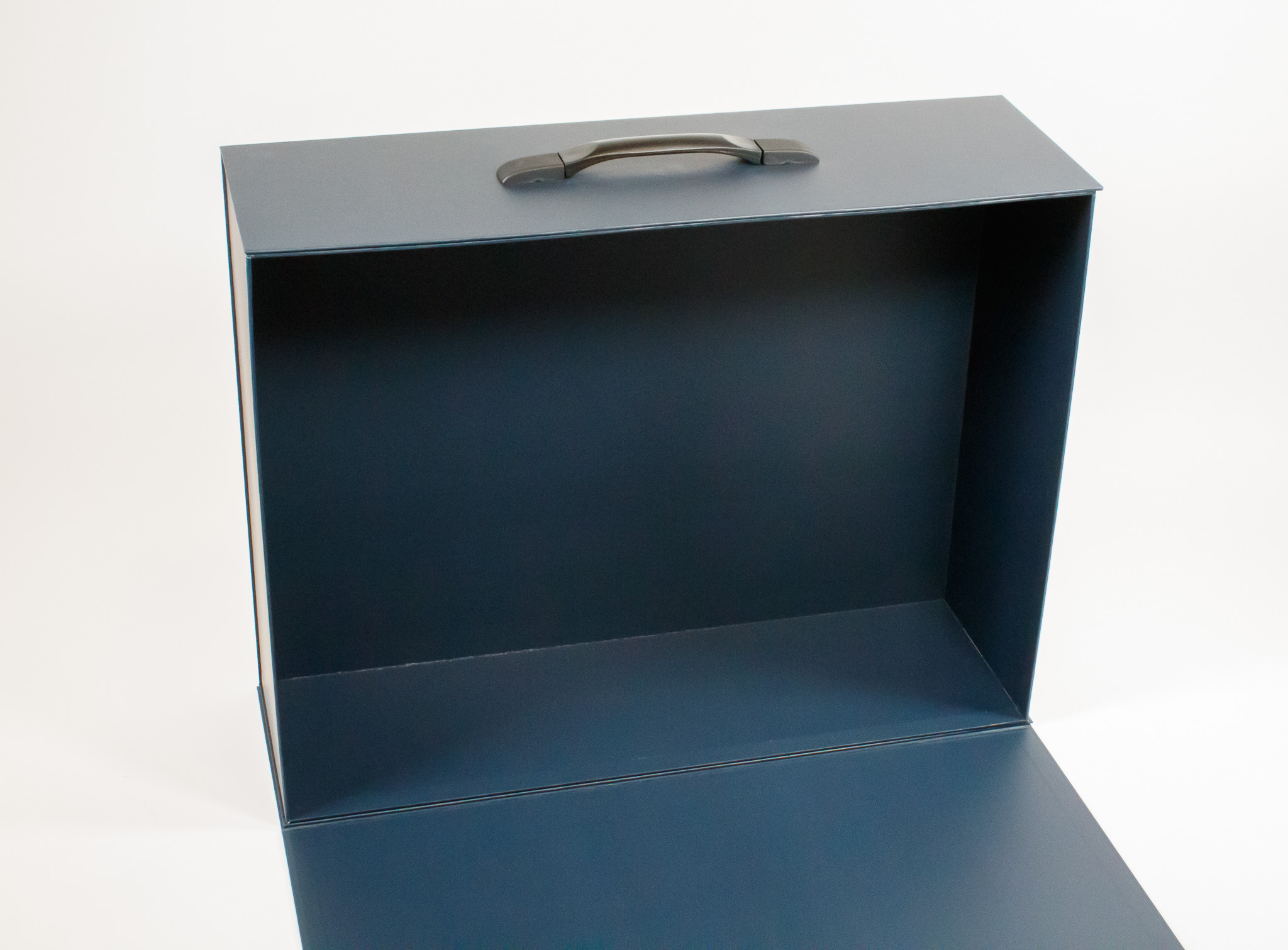 Überformatkoffer, Präsentationskoffer, Koffer, Verpackung, Produktverpackung, Kartonkoffer, Berberich Systems, Daune Royal